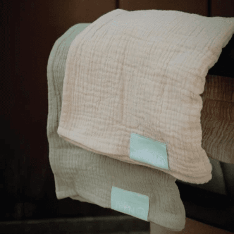 Najell - Muslin teppe – Ivory White / Agave Green