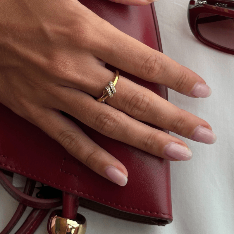 Pavé Knot Ring Gold