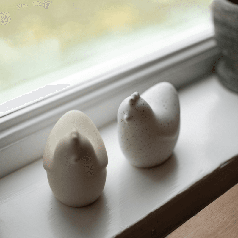 Mini Hen - white dot